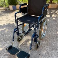 Sedia a rotelle per anziani e disabili