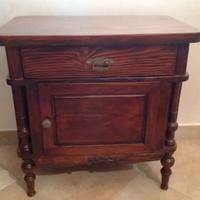 Mobiletto in legno