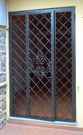 porta per protezione negozi