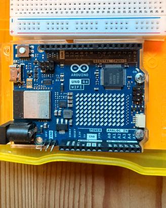 Arduino uno r4 wifi