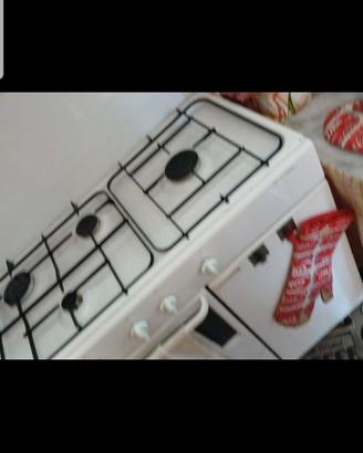 Cuginetta a gas e forno a gas più tenda a dondolo