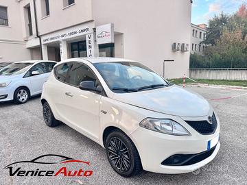 Lancia Ypsilon 1.2 69 CV 5 porte S&S Platinum