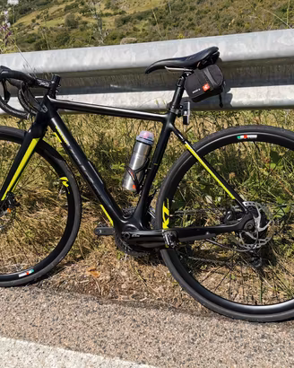Bici da corsa/gravel carbonio assistita