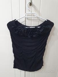 Top a fascia arricciato nero con dettagli fiori