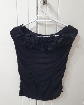 Top a fascia arricciato nero con dettagli fiori