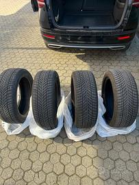 Gomme GoodYear 215/50 R18 98V