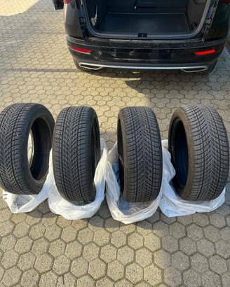 Gomme GoodYear 215/50 R18 98V
