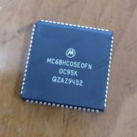 1 MC68HC05 E0FN Microcontroller 8 bit MPU PLCC-68