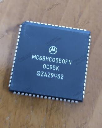 1 MC68HC05 E0FN Microcontroller 8 bit MPU PLCC-68