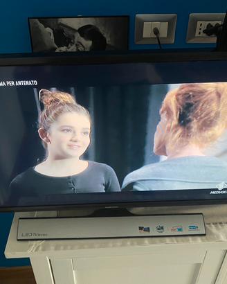 TV Monitor HD da 28" T28E316EI samsung