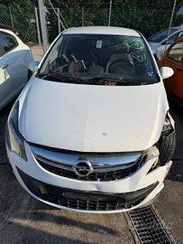 OPEL CORSA DEL 2014 PER RICAMBI