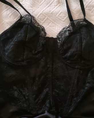 abito in pizzo e raso