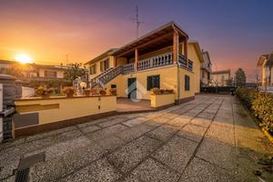 VILLA SINGOLA A TORRILE