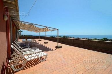 GIARDININAXOS bivano attico in residence