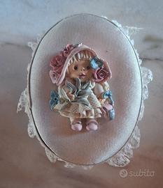 Portagioie con bambolina vintage