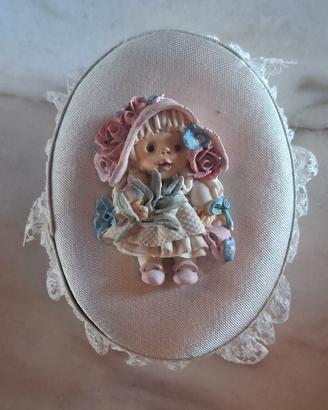 Portagioie con bambolina vintage