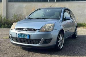 Ford Fiesta 1.4 TDCi + gomme invernali su cerchi