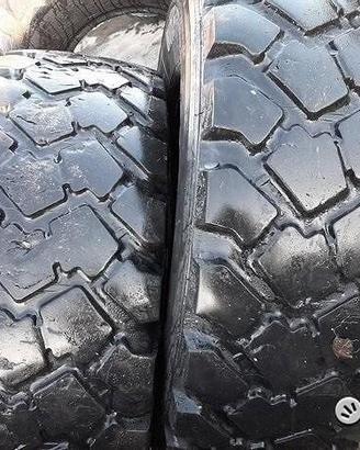 Coppia di pneumatici usati industriali 405 70 20 m