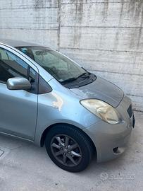 TOYOTA Yaris - 2006