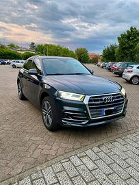 AUDI Q5 S line