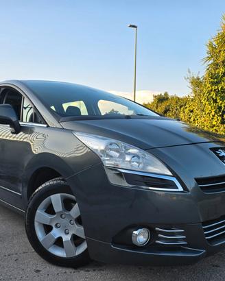 PEUGEOT 5008 TECNO 1.6 HDI 2012 NUOVISSIMA