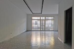 Ampio Spazio Commerciale/Ufficio Via Gramsci