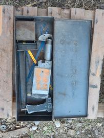 Seghetto pneumatico a movimento alternativo 