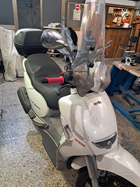 Aprilia scarabeo 300s