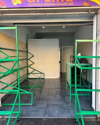 CELLA FRIGORIFERA E SCAFFALATURE IN FERRO