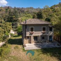 Genazzano: casale con terreno