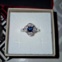 anello Oro18kt con zaffiro e diamanti Naturali 