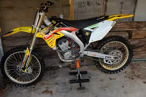 Suzuki rmz 250