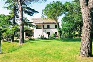 Casale nel cuore delle Marche Tutto in esclusiva