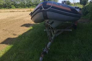 Gommone joker boat 460 con motore suzuki 40 e carr