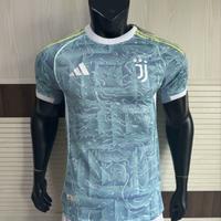 maglia di calcio retrò e attuali