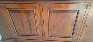 base con cassetti e ante in legno
