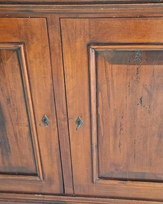 base con cassetti e ante in legno