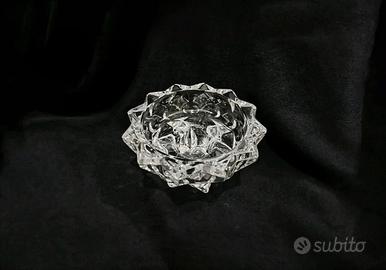 Elegante portacandele in cristallo con un design r