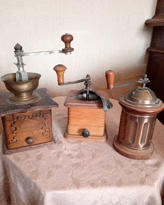 Lotto 3 Antichi Macinacaffè