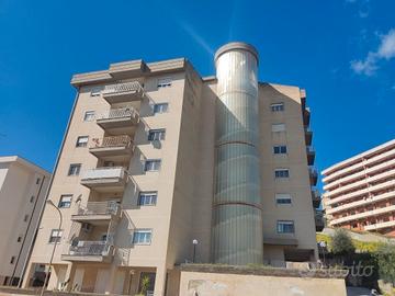 Appartam con terrazzo e box in Via P. Nenni