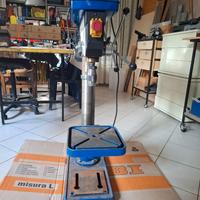 Trapano a colonna da banco