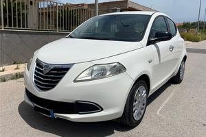 Lancia Ypsilon ANNO 2013 - AUTO PARI AL NUOVO