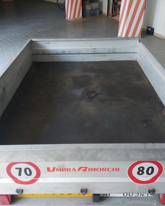 Carrello Umbra anno 2010, portata 600 kg