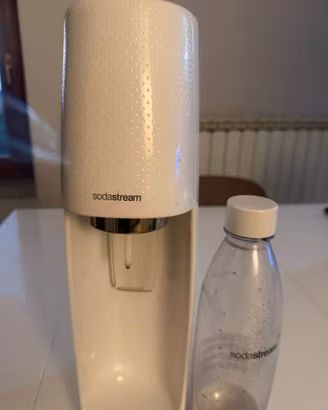 Gasatore Sodastream bianco + bottiglia e bombola
