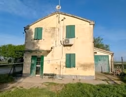 Casa indipendente con ampio giardino 2 garage