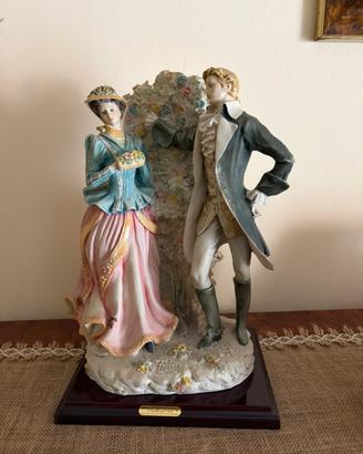 statua in porcellana d’epoca “serie valentino”