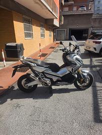 Honda xadv 750 2017 - Moto e Scooter In vendita a Genova