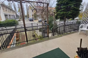 Villetta a schiera di 247 m² con 5 locali e box au