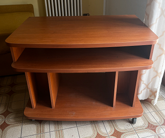 Mobile porta TV in legno con ripiani e rotelle