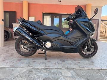 Yamaha T-max 530 2014     27.976km